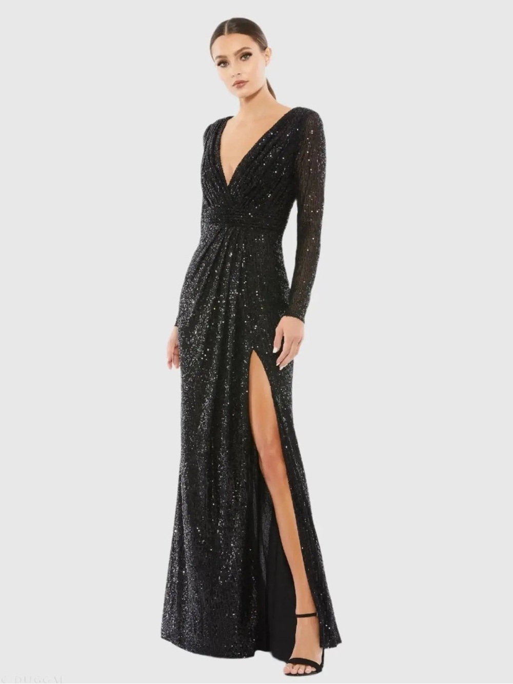 MAC DUGGAL NWT SEQUINED LONG SLEEVE GOWN SIZE 2